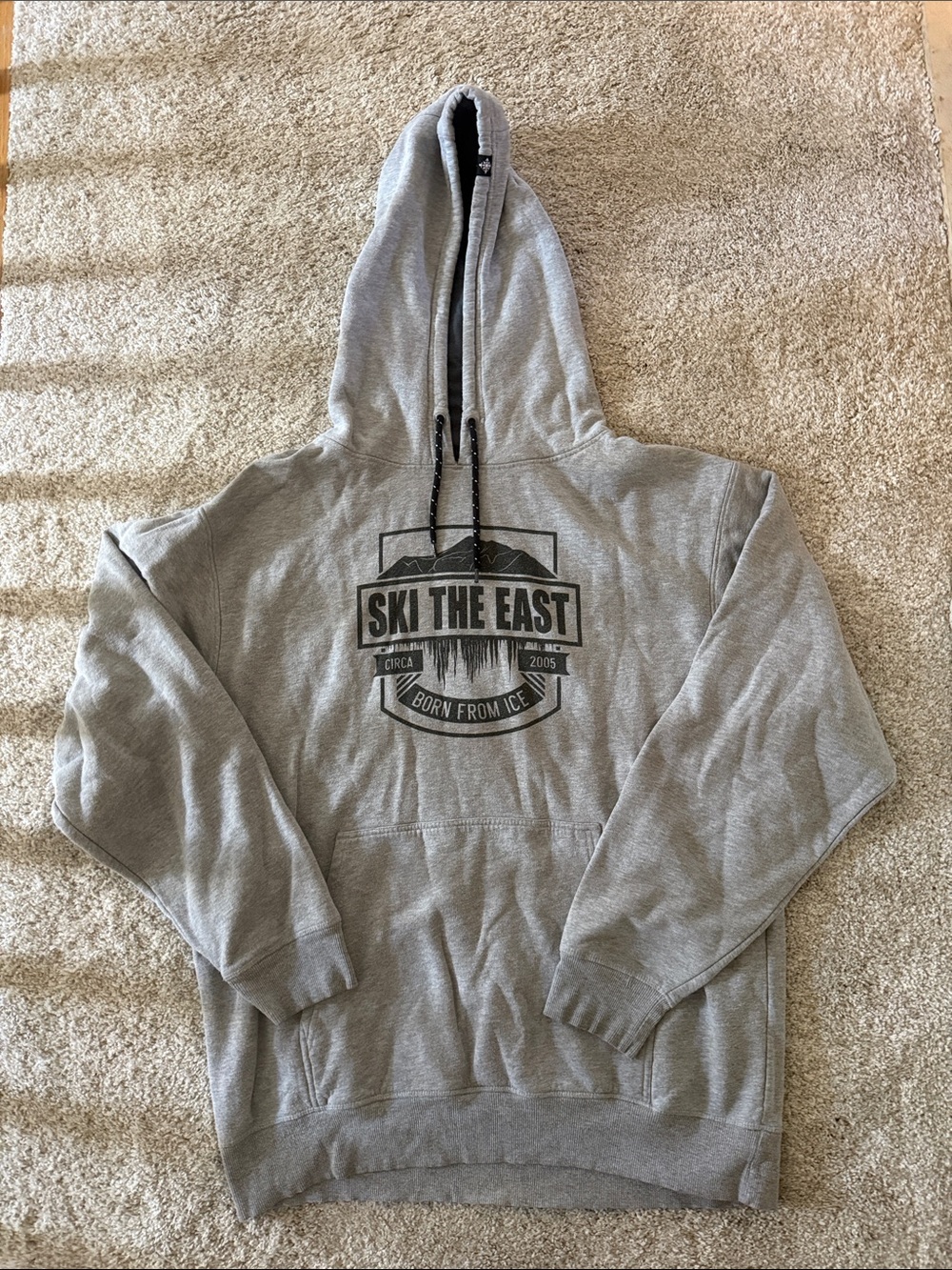Gray 'Ski The East' Graphic Pullover Hoodie - Men's Casual Sweatshirt